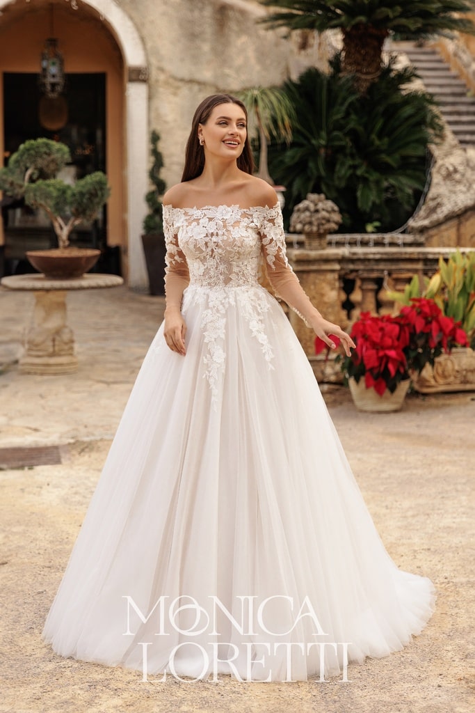 monica loretti_brautatelier ried_8334_brautkleid_prinzessin_blütenspitze_Sonderedition_träger_tüllrock_vorne_ganz-min monica loretti_brautatelier ried_8334_brautkleid_prinzessin_blütenspitze_Sonderedition_träger_tüllrock_vorne_ganz-min