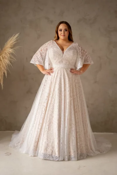 lasabina_brautatelier ried_flora_brautkleid_curvy_all-over-spitze_boho_spitze_ivory_nude_vorne_1-min lasabina_brautatelier ried_flora_brautkleid_curvy_all-over-spitze_boho_spitze_ivory_nude_vorne_1-min
