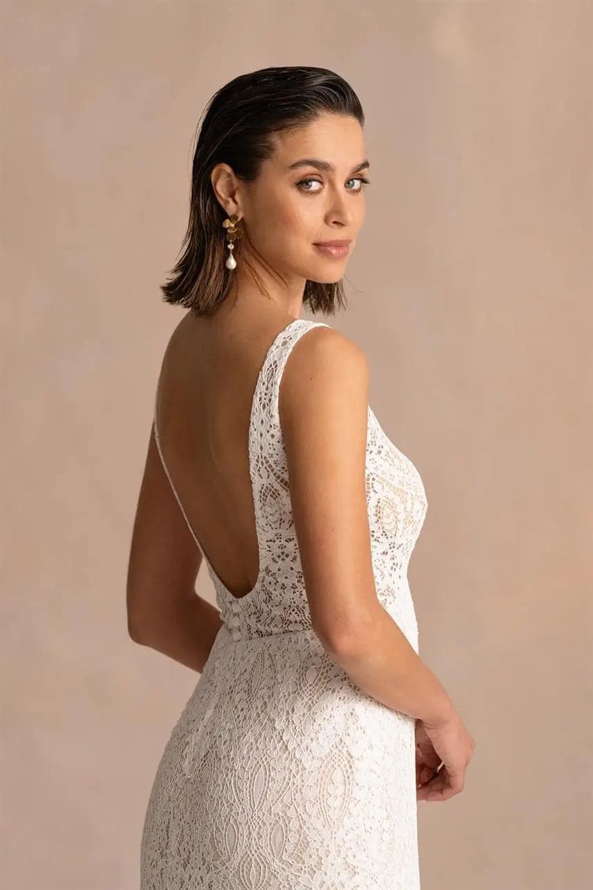 marylise_brautatelier ried_rulia_brautkleid_fitandflair_all over häkelspitze_rundhals_ivory_nude_details_2-min