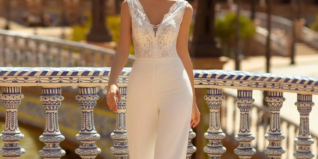 monica loretti_brautatelier ried_8015_hose_ausgestellt_ivory_vorne