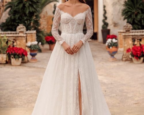 monica loretti_brautatelier ried_8327_brautkleid_a-linie_boho_all_over_spitze_korsage_vorne_ganz-min monica loretti_brautatelier ried_8327_brautkleid_a-linie_boho_all_over_spitze_korsage_vorne_ganz-min