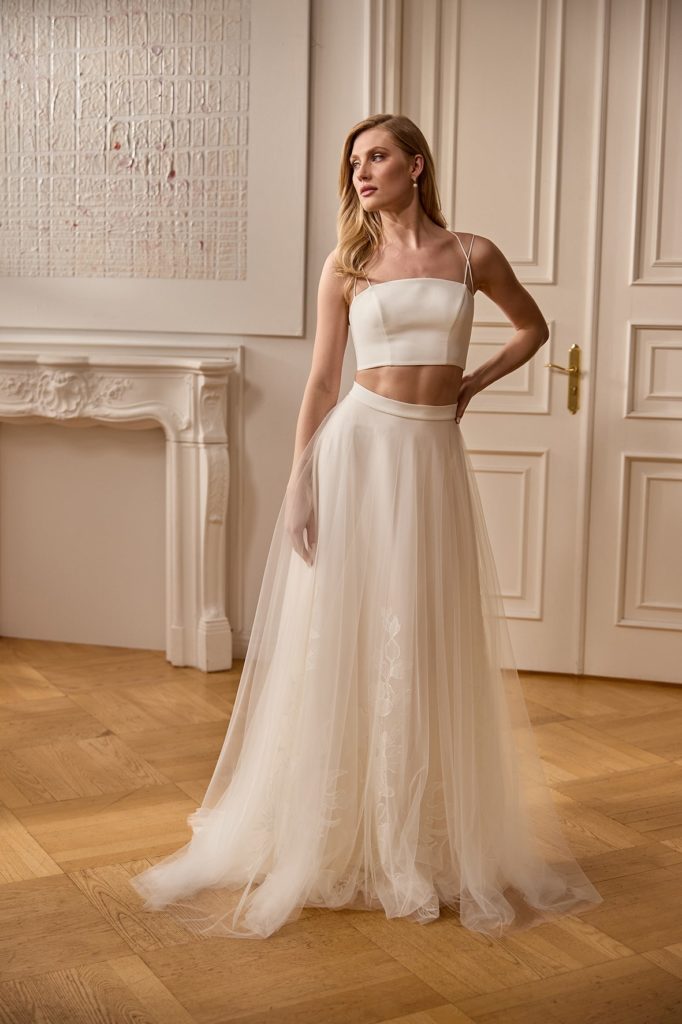 rina cossack_brautatelier ried_carry_rock_brautkleid_tüll_mix&match_zweiteiler_spitze_schleppe_vorne_1-min rina cossack_brautatelier ried_carry_rock_brautkleid_tüll_mix&match_zweiteiler_spitze_schleppe_vorne_1-min