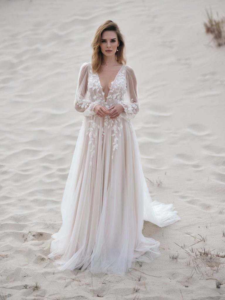 rina cossack_brautatelier ried_lena_2415_brautkleid_tüll_blätter spitze_langarm_vintage prinzessin_ivory nude_vorne_1-min rina cossack_brautatelier ried_lena_2415_brautkleid_tüll_blätter spitze_langarm_vintage prinzessin_ivory nude_vorne_1-min
