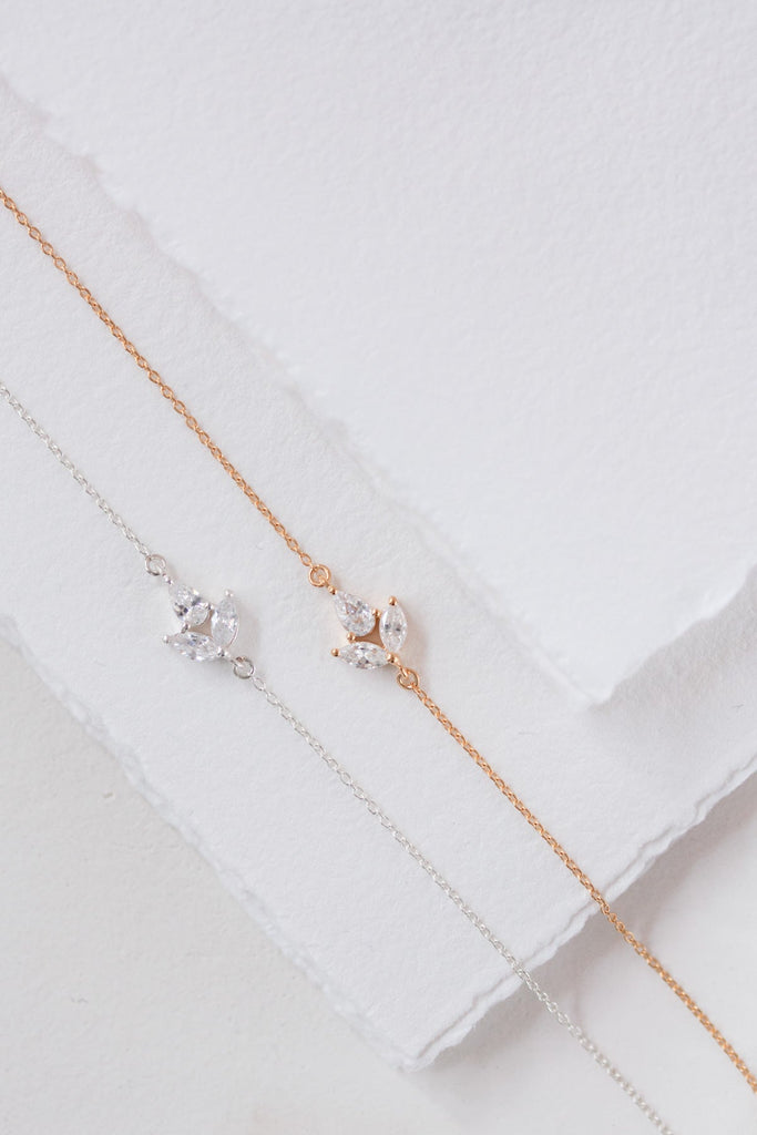 brautatelier ried_brautschmuck_juvelan_simply gorgeous_armkette_gold_silber-min (1) brautatelier-ried_brautschmuck_juvelan_simply-gorgeous_armkette_gold_silber-min-1.jpg