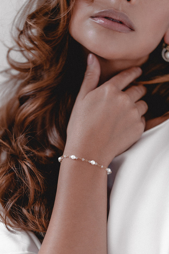 brautatelier ried_brautschmuck_juvelan_sparkling love_armkette_gold-min brautatelier-ried_brautschmuck_juvelan_sparkling-love_armkette_gold-min.jpg