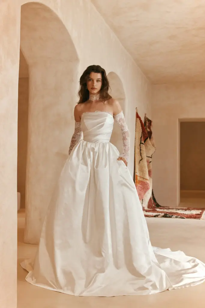 anna kara_brautatelier ried_vanessa_aermeln_halsjoker_spitze_ivory_vorne_1 anna kara_brautatelier ried_vanessa_aermeln_halsjoker_spitze_ivory_vorne_1