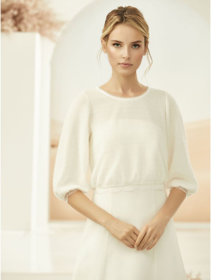bianco evento-brautatelier ried-e334-pullover-mit spitze-knoepfe-ivory-vorne-1-min bianco evento-brautatelier ried-e334-pullover-mit spitze-knoepfe-ivory-vorne-1-min