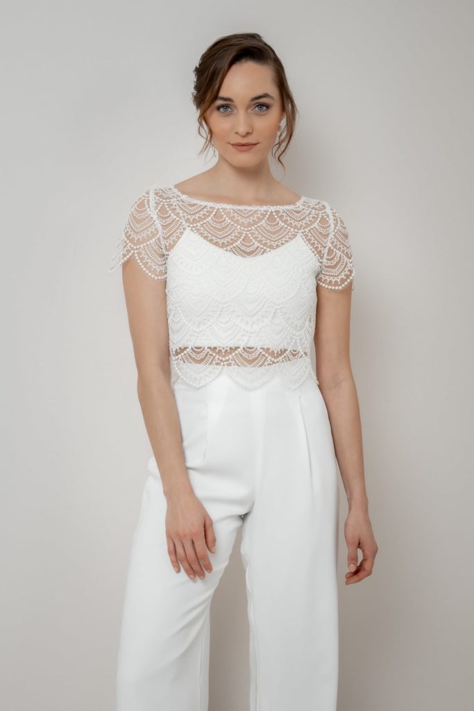 noni-brautatelier ried-niah-top-kurzarm-knoepfe hinten-ivory-vorne-2-min noni-brautatelier ried-niah-top-kurzarm-knoepfe hinten-ivory-vorne-2-min