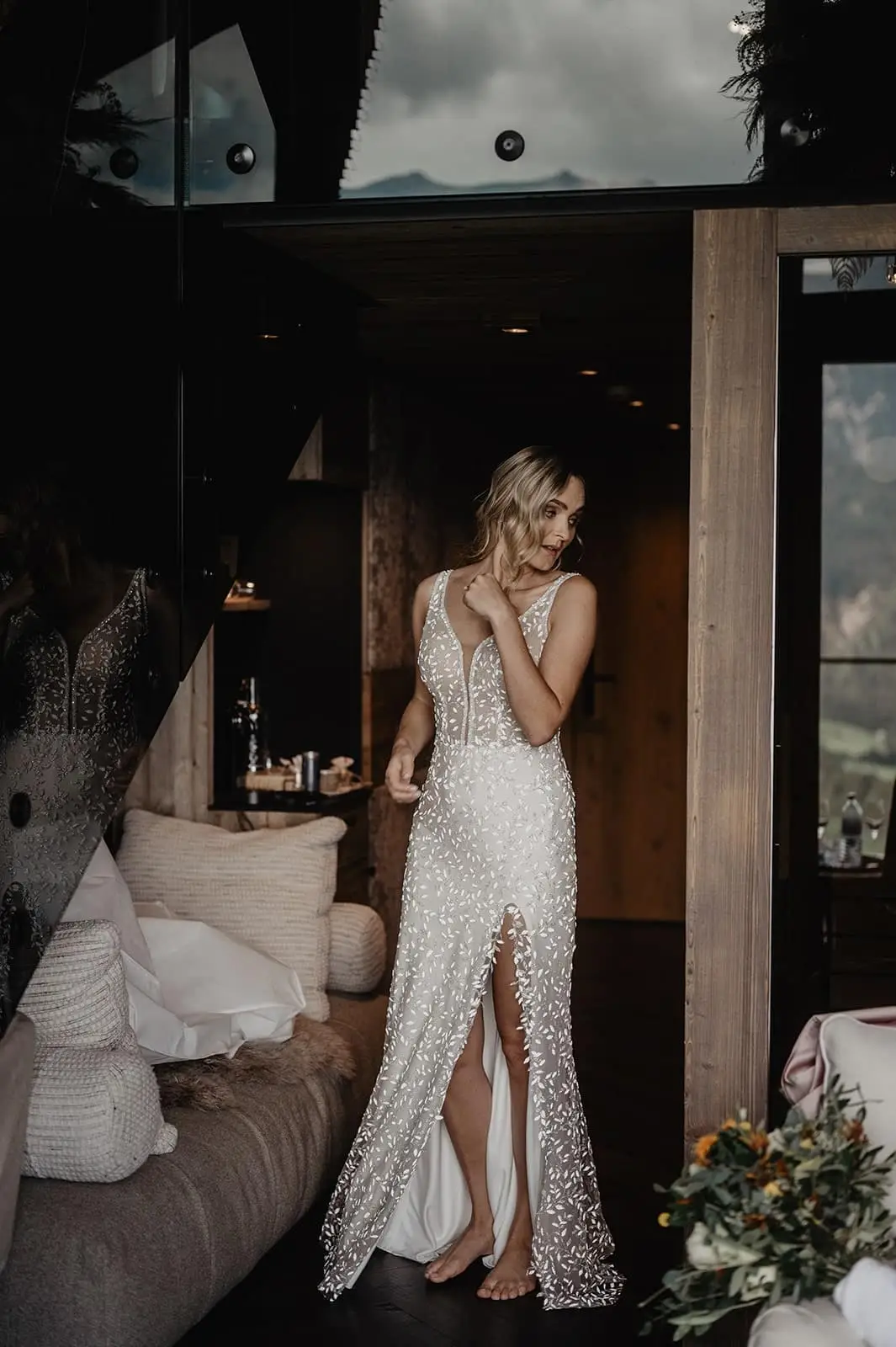 brautatelier-ried_real-bride_christina-mairhuber_missfreckles-photography_elizabeth-passion_5540_sonderedition_mit_sabe_guido_3-min.jpg