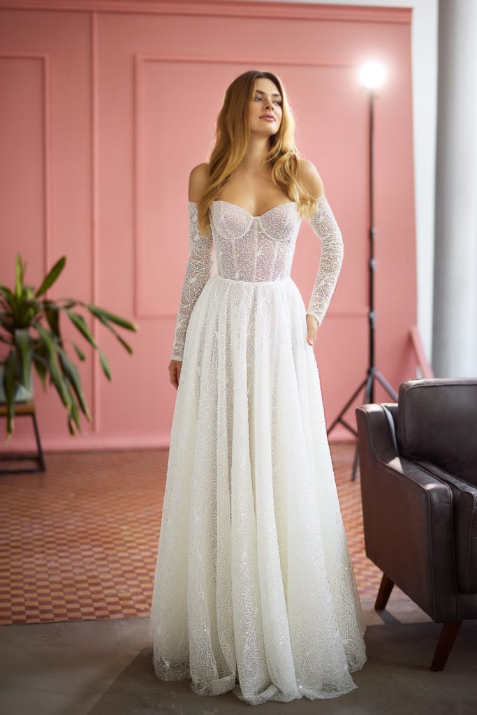 herms bridal_brautatelier ried_abigail amazon_32437_31915_brautkleid_tuell_all-over glitzer_korsage_prinzessin_ivory-beig_vorne_1_ohnelogo-min herms bridal_brautatelier ried_abigail amazon_32437_31915_brautkleid_tuell_all-over glitzer_korsage_prinzessin_ivory-beig_vorne_1_ohnelogo-min