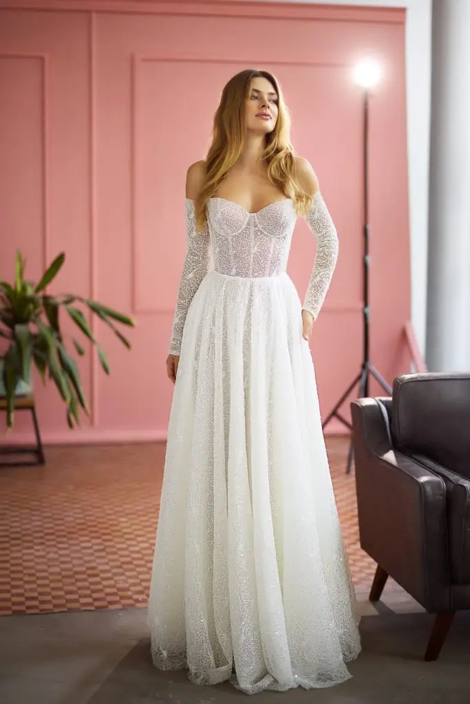 herms bridal_brautatelier ried_abigail amazon_32437_31915_brautkleid_tuell_all-over glitzer_korsage_prinzessin_ivory-beig_vorne_1_ohnelogo-min herms bridal_brautatelier ried_abigail amazon_32437_31915_brautkleid_tuell_all-over glitzer_korsage_prinzessin_ivory-beig_vorne_1_ohnelogo-min