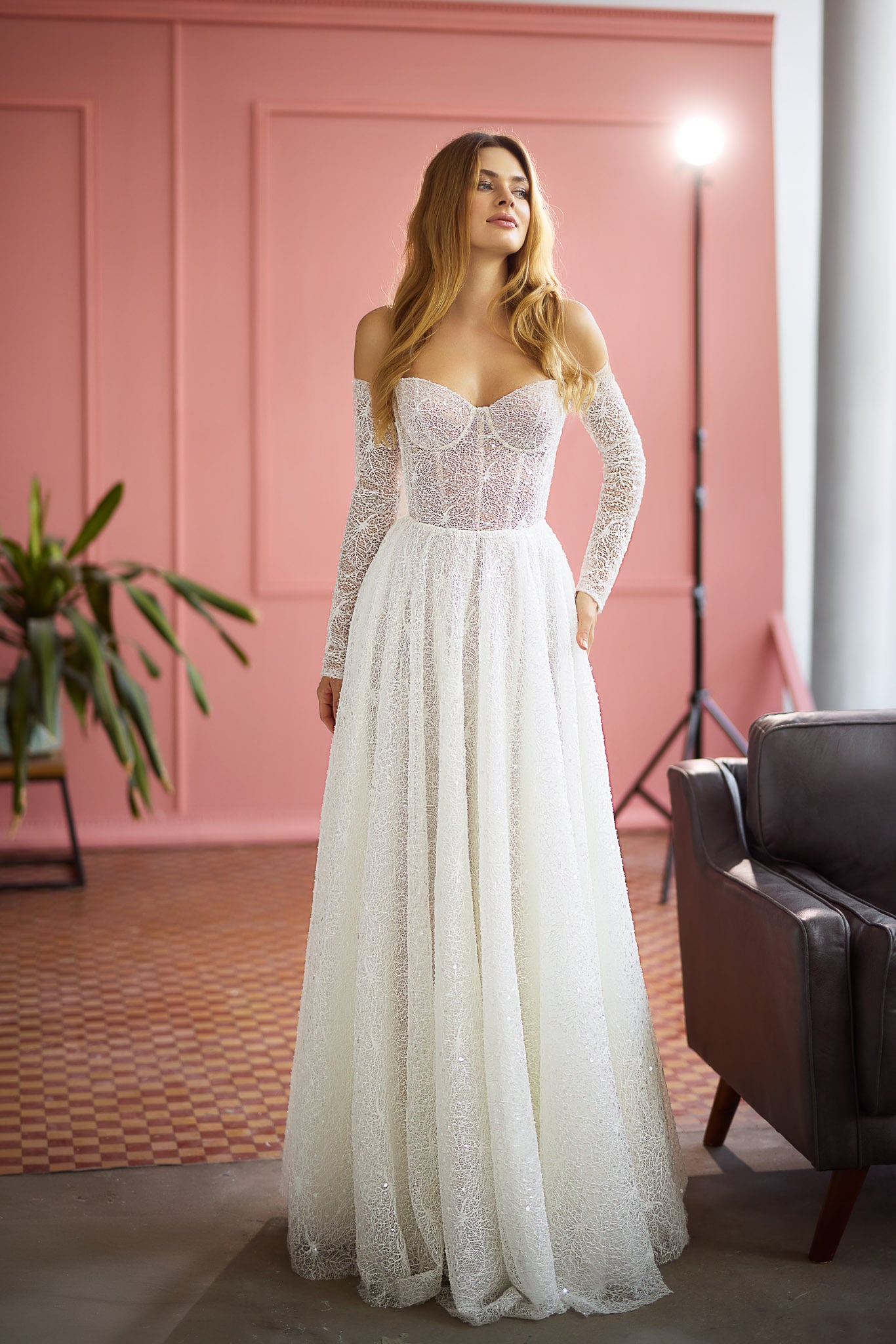 herms bridal_brautatelier ried_abigail amazon_32437_31915_brautkleid_tuell_all-over glitzer_korsage_prinzessin_ivory-beig_vorne_1_ohnelogo-min