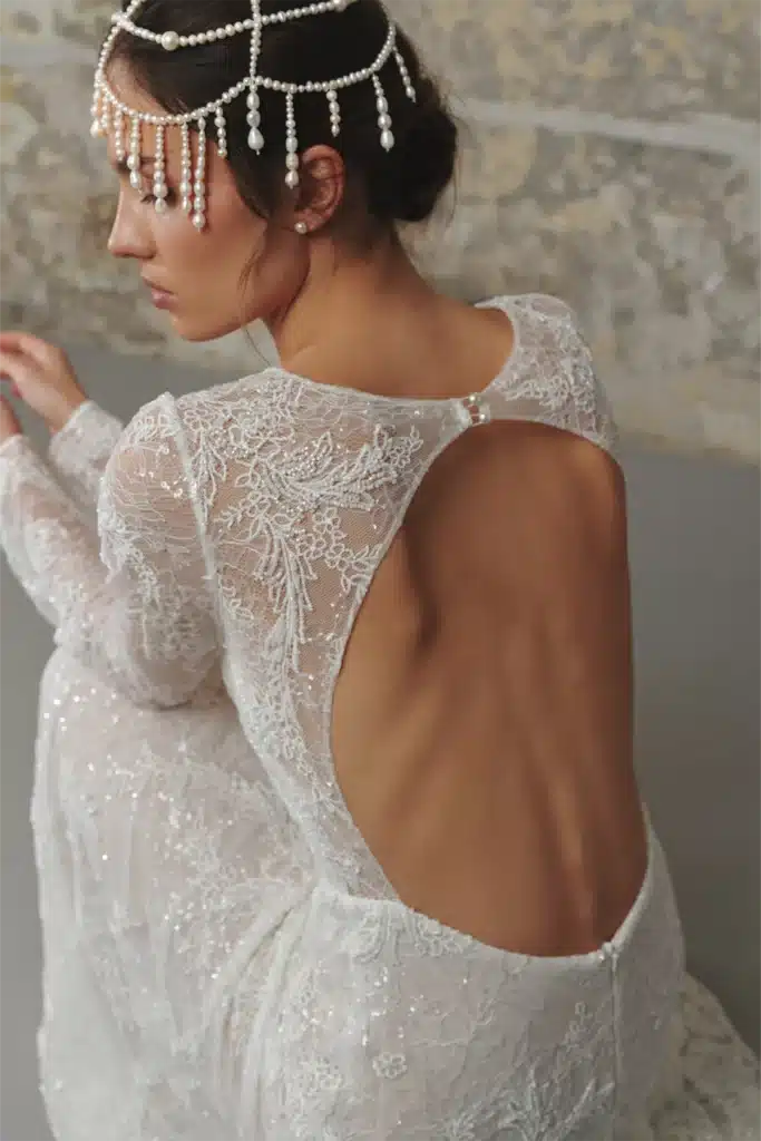 anna kara_brautatelier ried_liora_boho_fit and flari_all-over spitze_offener ruecken_ivory_details_3 anna kara_brautatelier ried_liora_boho_fit and flari_all-over spitze_offener ruecken_ivory_details_3