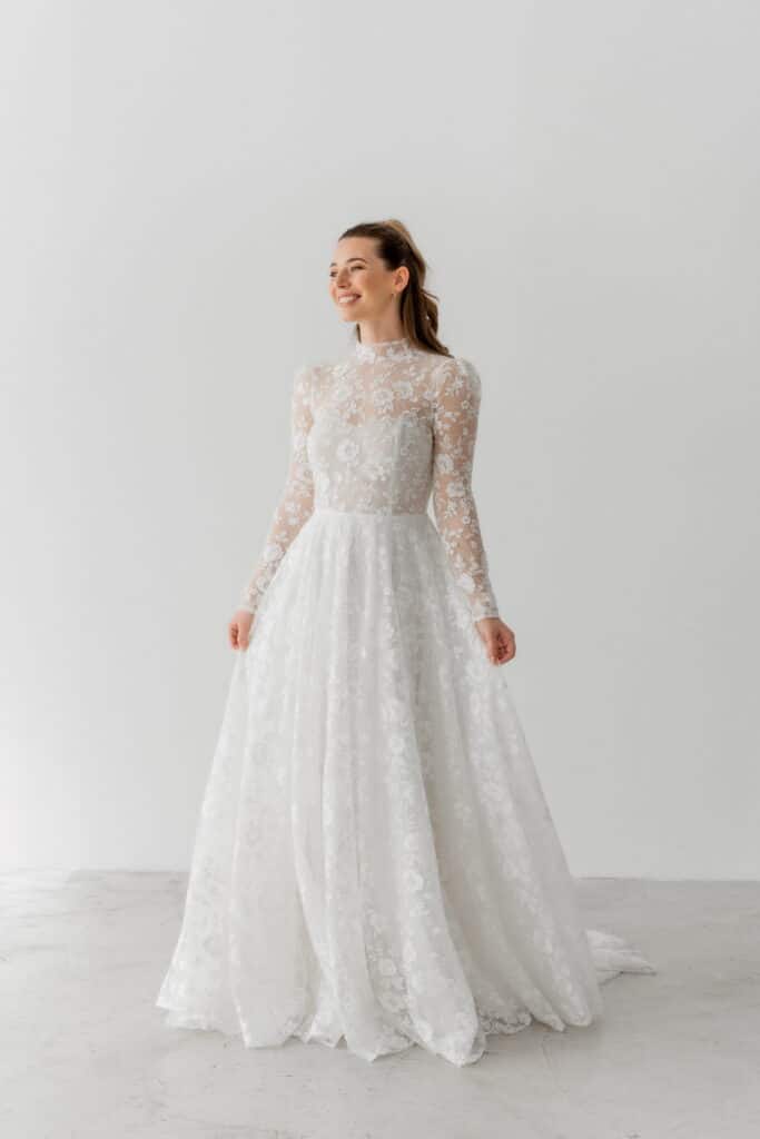 esther hofmann-brautatelier ried-pearl-boho-chiffon-all-over spitze-langarm-neckholder-offener ruecken-ivory-nude-vorne-1 esther hofmann-brautatelier ried-pearl-boho-chiffon-all-over spitze-langarm-neckholder-offener ruecken-ivory-nude-vorne-1