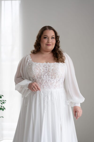 lasabina-brautatelier ried-sindy-curvy-vintage prinzessin-chiffon-langarm-spitze-karreeausschnitt-details-1 lasabina-brautatelier ried-sindy-curvy-vintage prinzessin-chiffon-langarm-spitze-karreeausschnitt-details-1