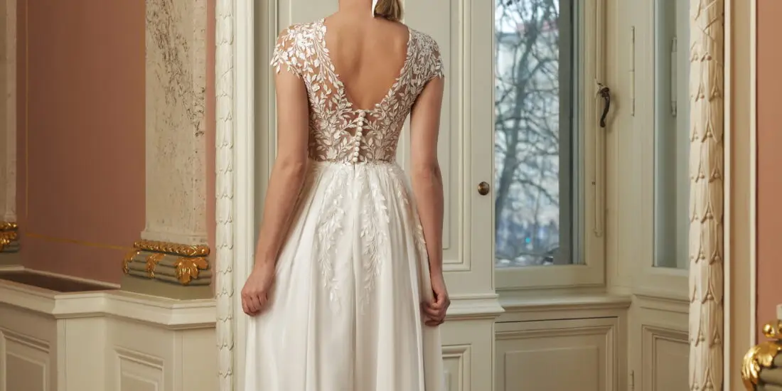 annais-brautatelier ried-anetta-a-linie-chiffon-blaetterspitze-v-ausschnitt-v-ruecken-ivory-ruecken-2