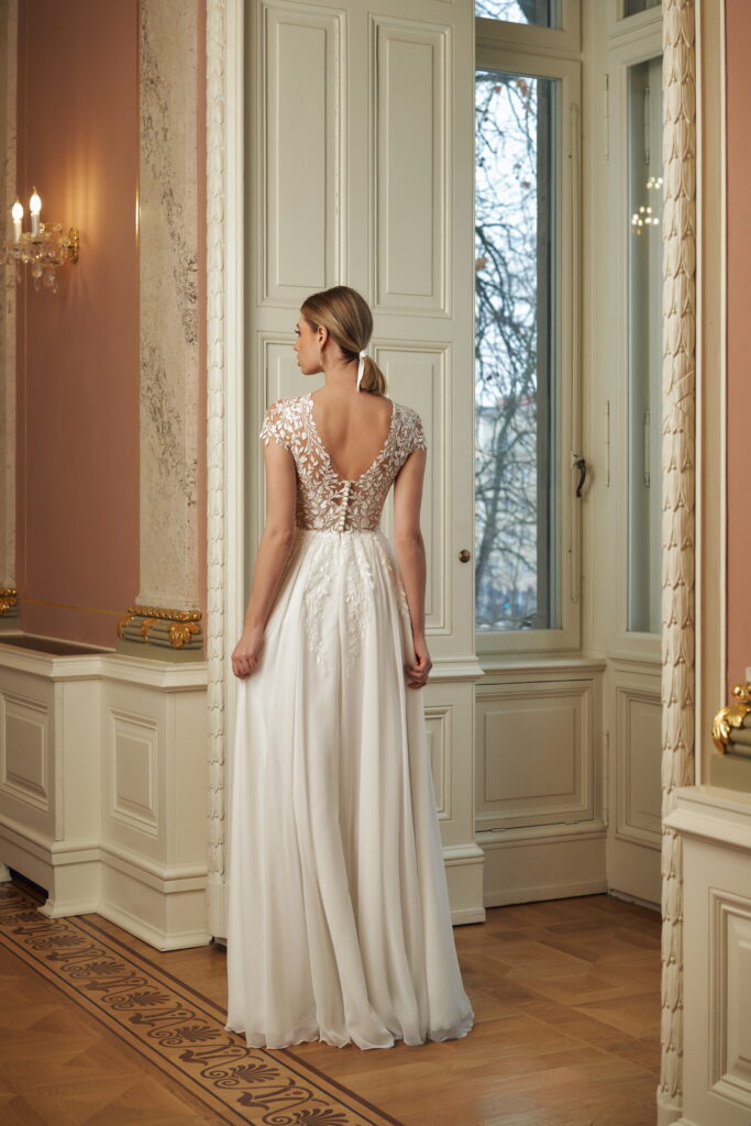 annais-brautatelier ried-anetta-a-linie-chiffon-blaetterspitze-v-ausschnitt-v-ruecken-ivory-ruecken-2 annais-brautatelier ried-anetta-a-linie-chiffon-blaetterspitze-v-ausschnitt-v-ruecken-ivory-ruecken-2