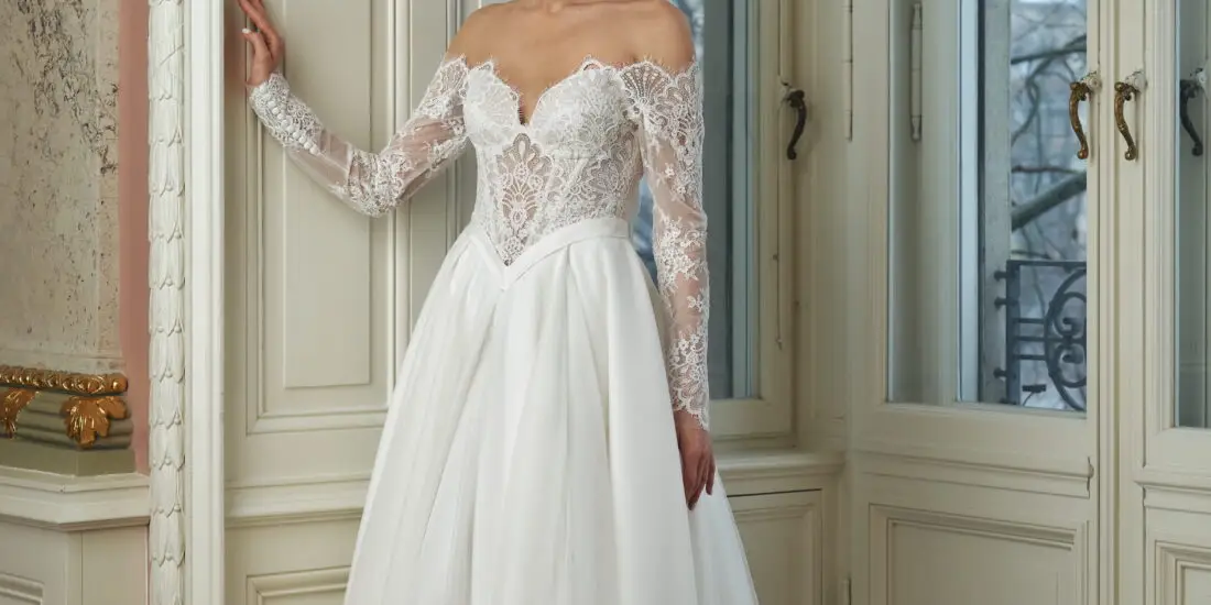 annais-brautatelier ried-carlotta-vintage prinzessin-tuell-spitze-langarm-barokschnitt-ivory-vorne-2