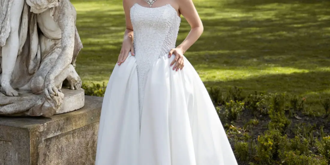 annais-brautatelier ried-evangaline-korsage-barock-schnitt-ivory-vorne-3