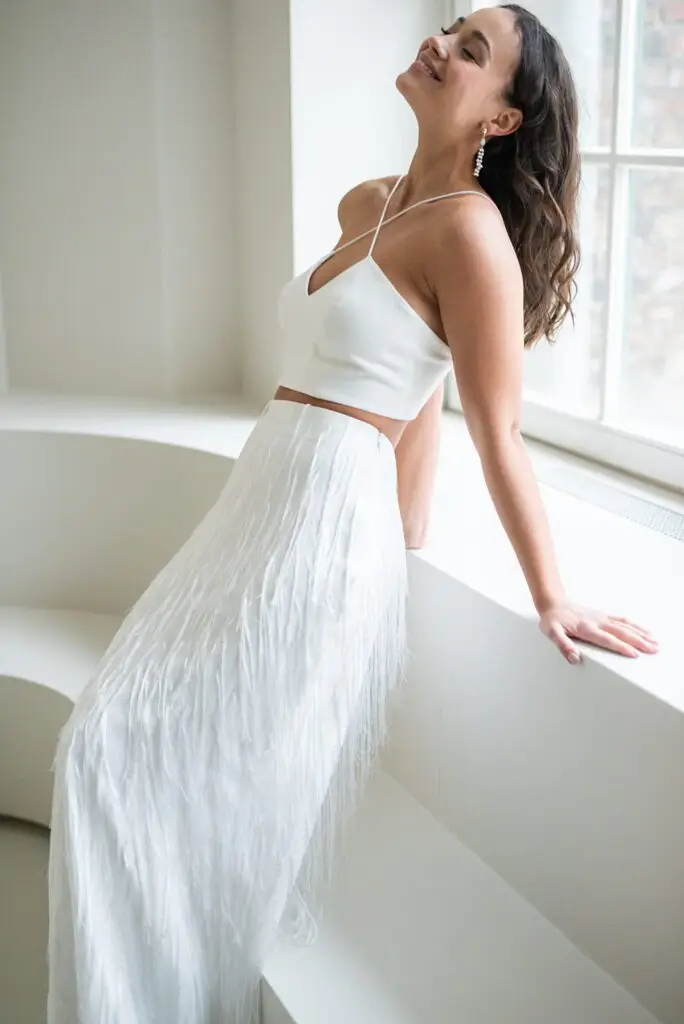 labude-brautatelier ried-orla-top-korsage-knopfleiste ruecken-ivory-details-1 labude-brautatelier ried-orla-top-korsage-knopfleiste ruecken-ivory-details-1
